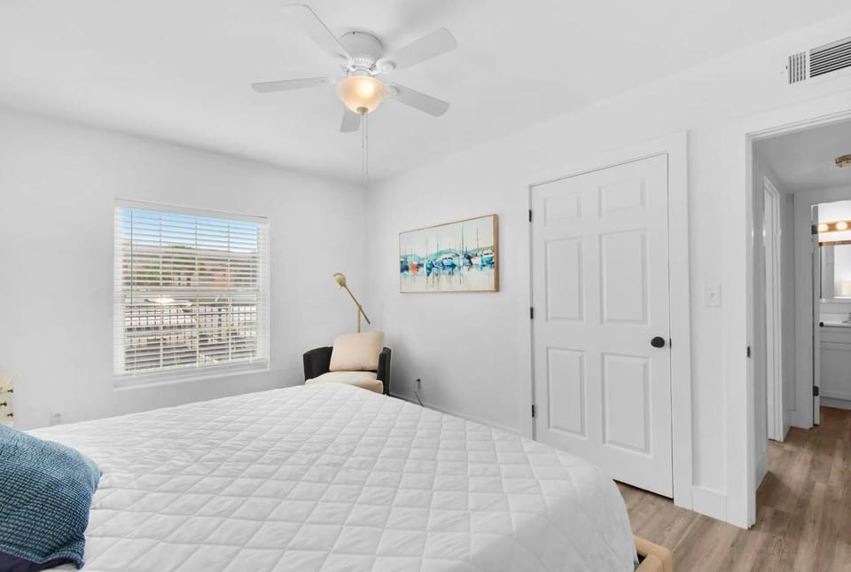 Bed, fireplace