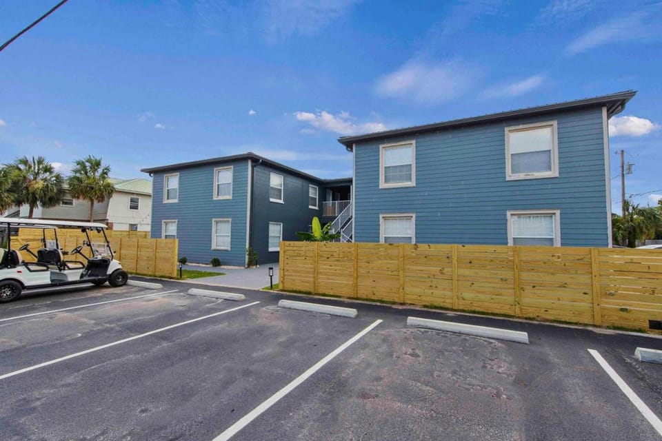 Bluefish 3 OKA Island 2BR Hideaway Walk2Beach Apartment in Okaloosa Island