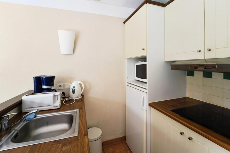 Bathroom, furniture, oven