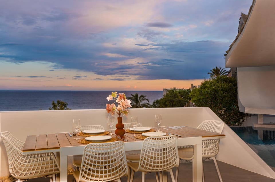 View (from property/room), Balcony/Terrace, Sea view