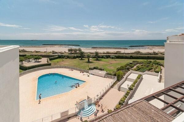 Beach, Swimming pool