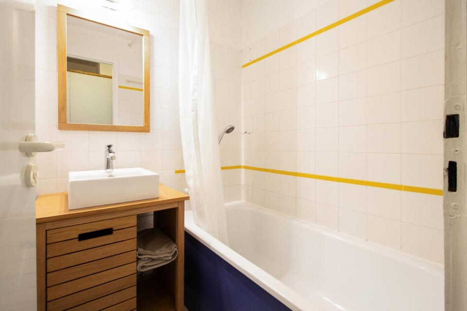 Shower, Toilet