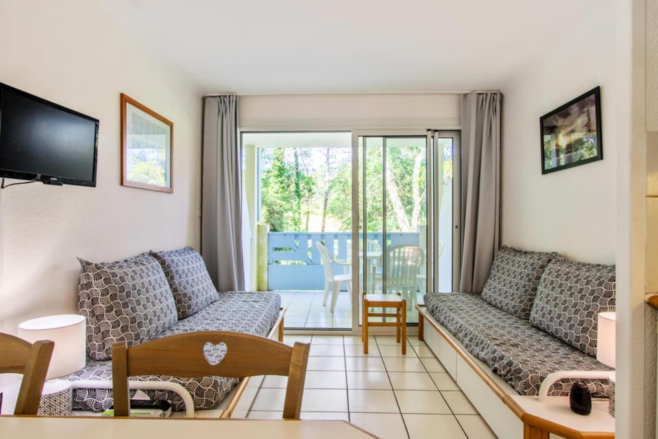 Bed, Living room, furniture, kitchen