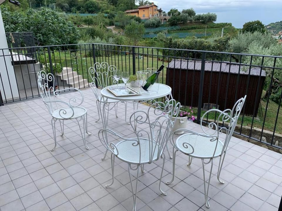 View (from property/room), Balcony/Terrace
