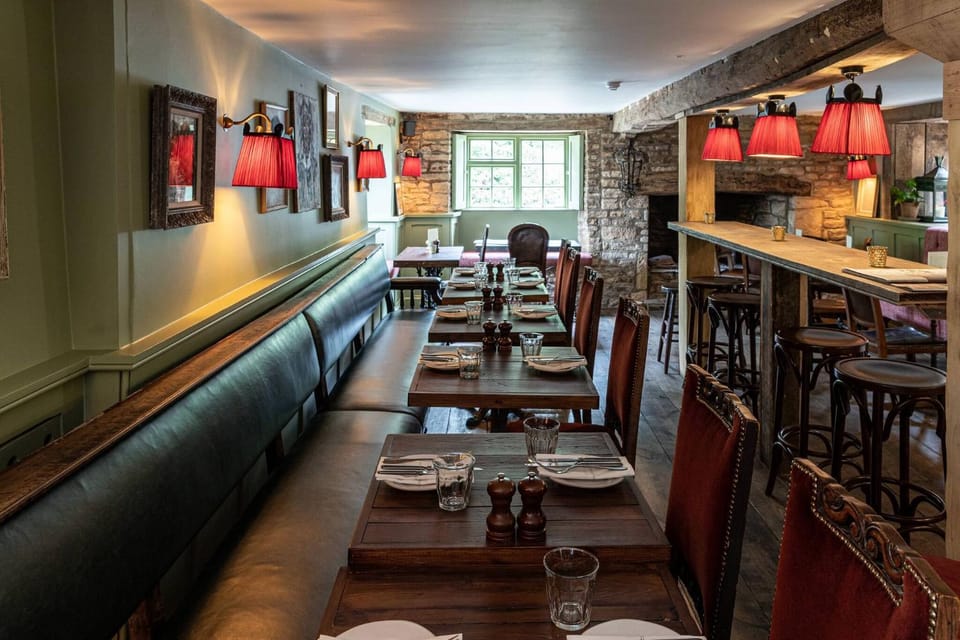 Restaurant/places to eat, Lounge or bar