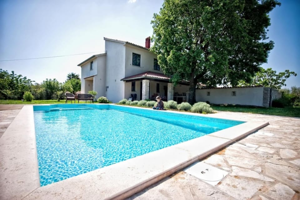Property building, Facade/entrance, Swimming pool