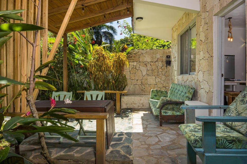 Garden, Seating area, Garden view