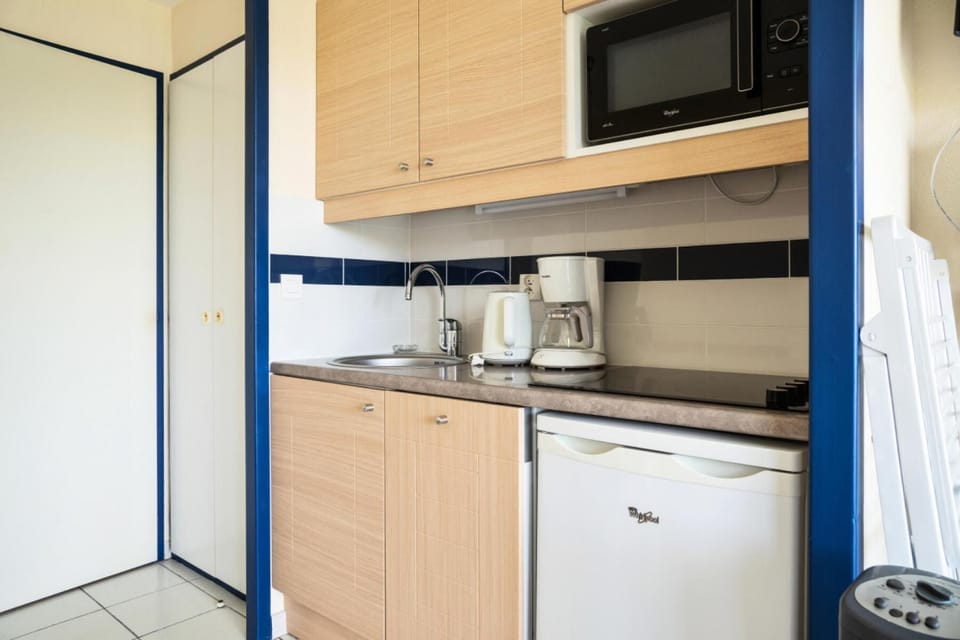 oven, kitchen