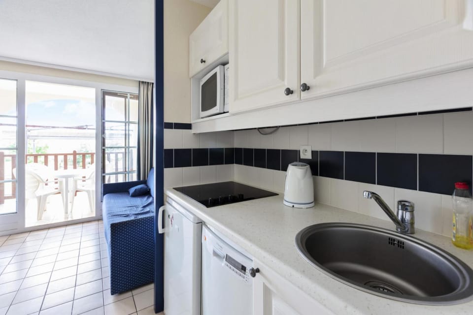 Bathroom, kitchen