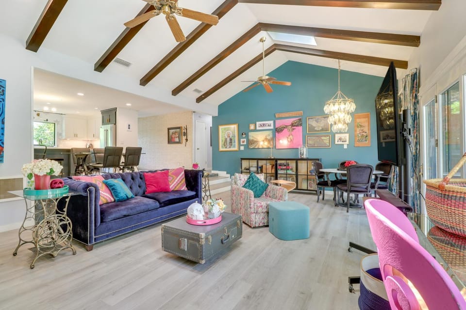 Colorful Austin Home w/ Covered Patio & Gas Grill! House in Austin