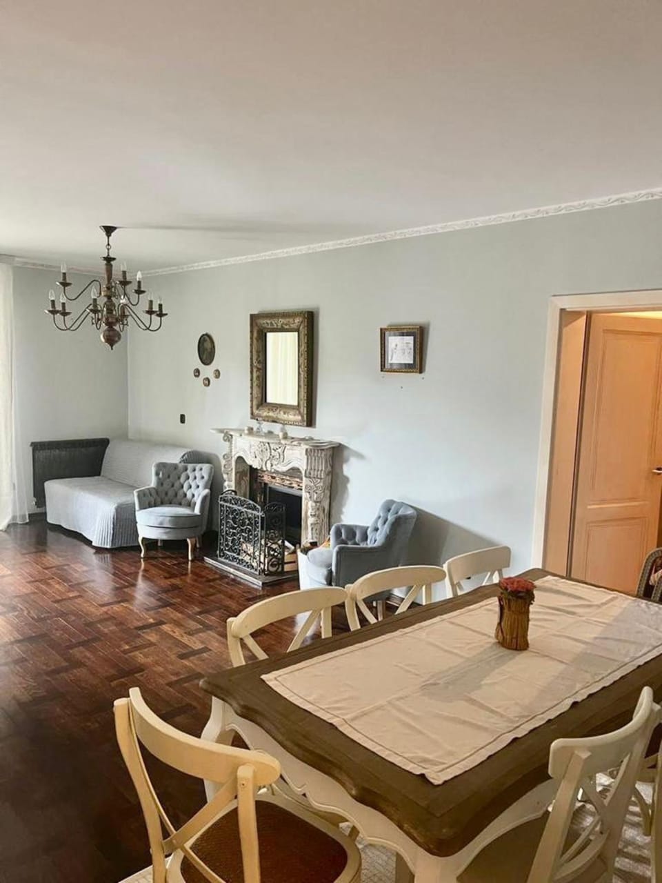 Living room, Seating area, Dining area