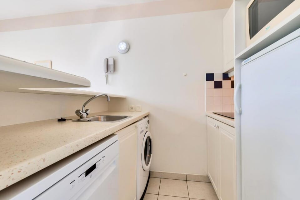 Bathroom, kitchen