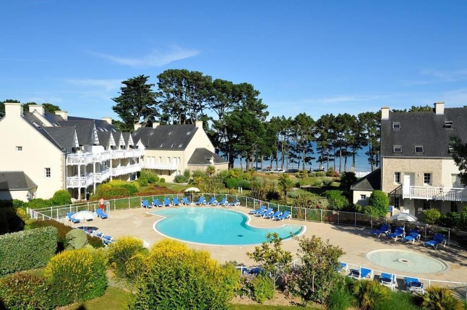 Beach, Swimming pool