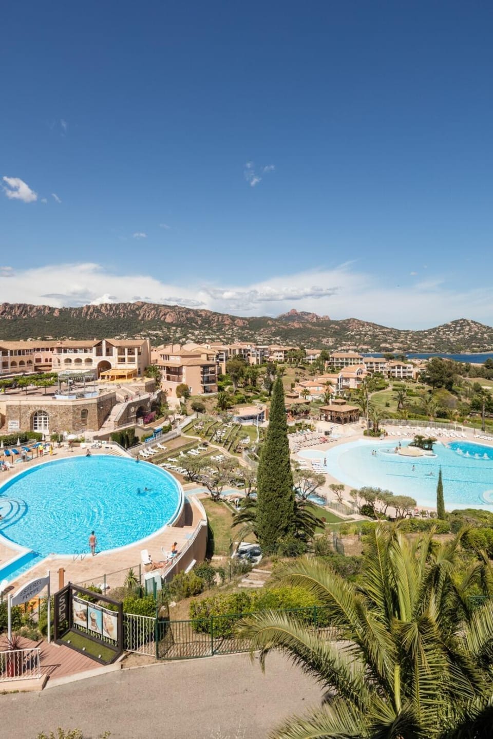 Beach, Mountain view, Swimming pool