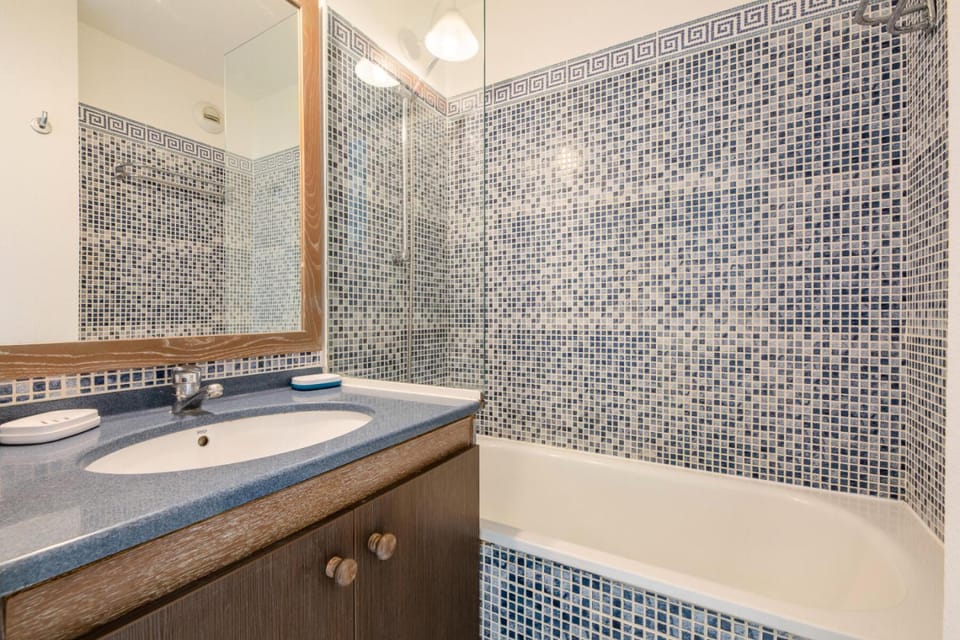 Shower, Toilet, Bathroom, furniture