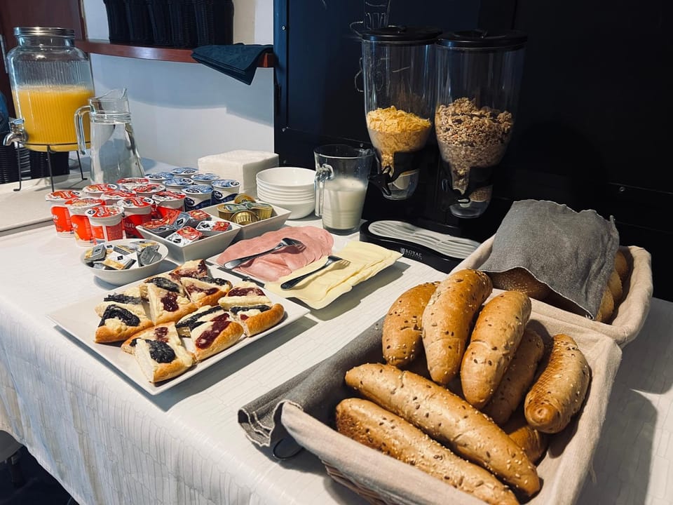 Breakfast, Breakfast, Buffet breakfast, Buffet breakfast