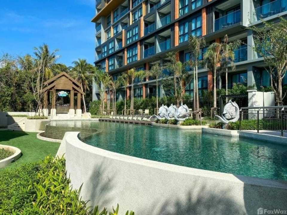 Property building, Swimming pool