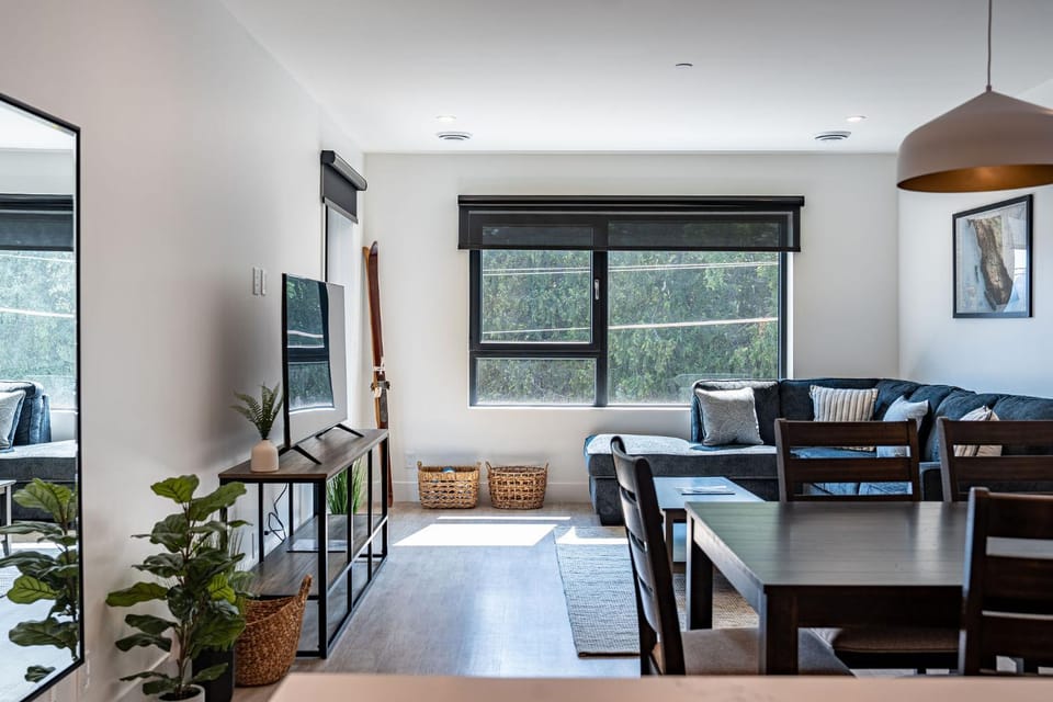 The Grizzly Basin by Revelstoke Vacations Apartment in Revelstoke