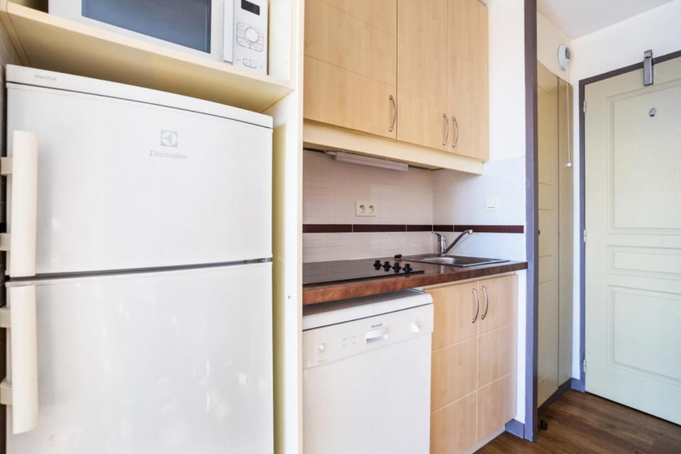 oven, kitchen
