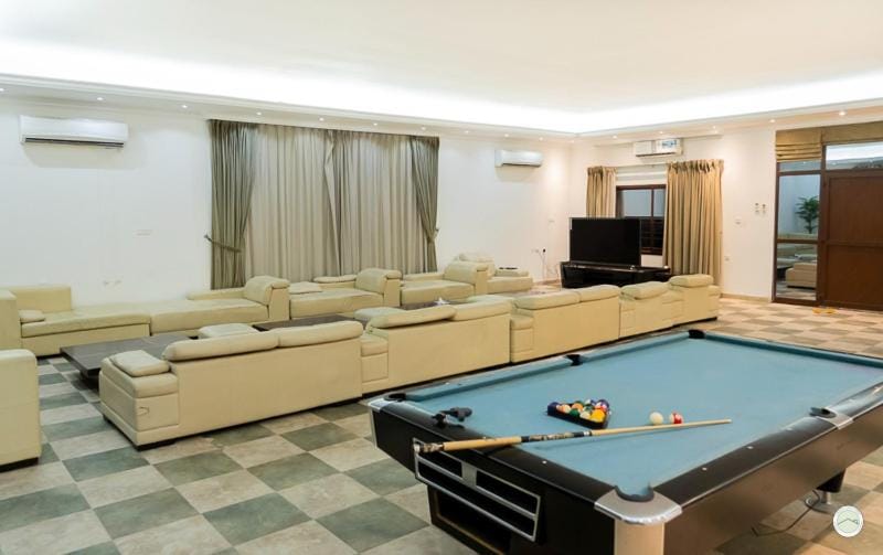 Billiard, Game Room, Living room