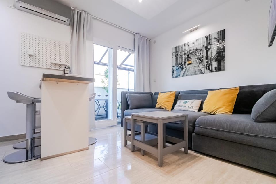 Kitchen or kitchenette, Living room, Seating area, air conditioner
