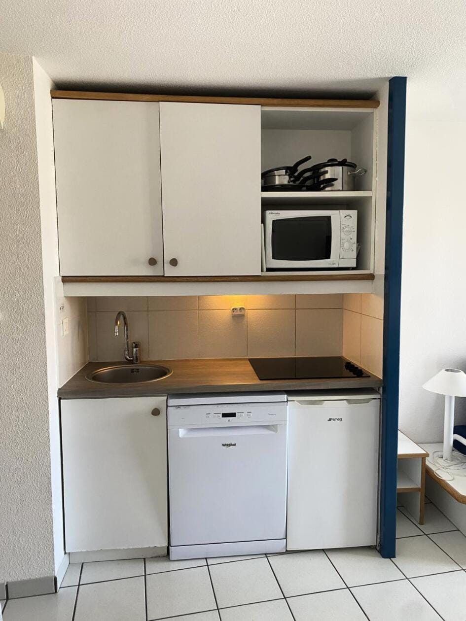 Bathroom, oven, stove, kitchen