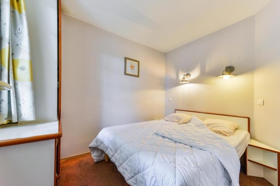 Bed, Bedroom, furniture
