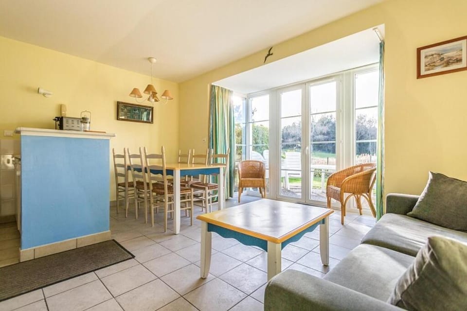 Bed, kitchen