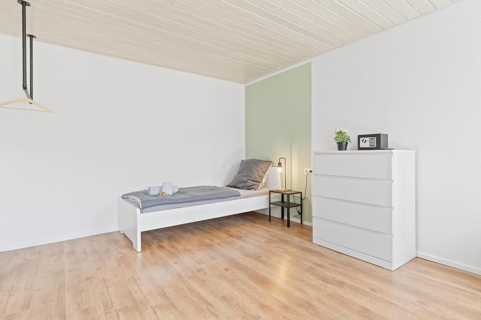 Bed, Photo of the whole room, Bedroom, hair dresser