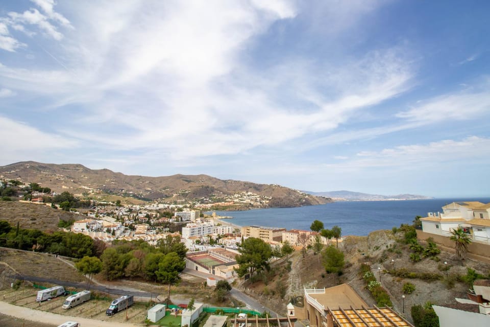City view, Sea view