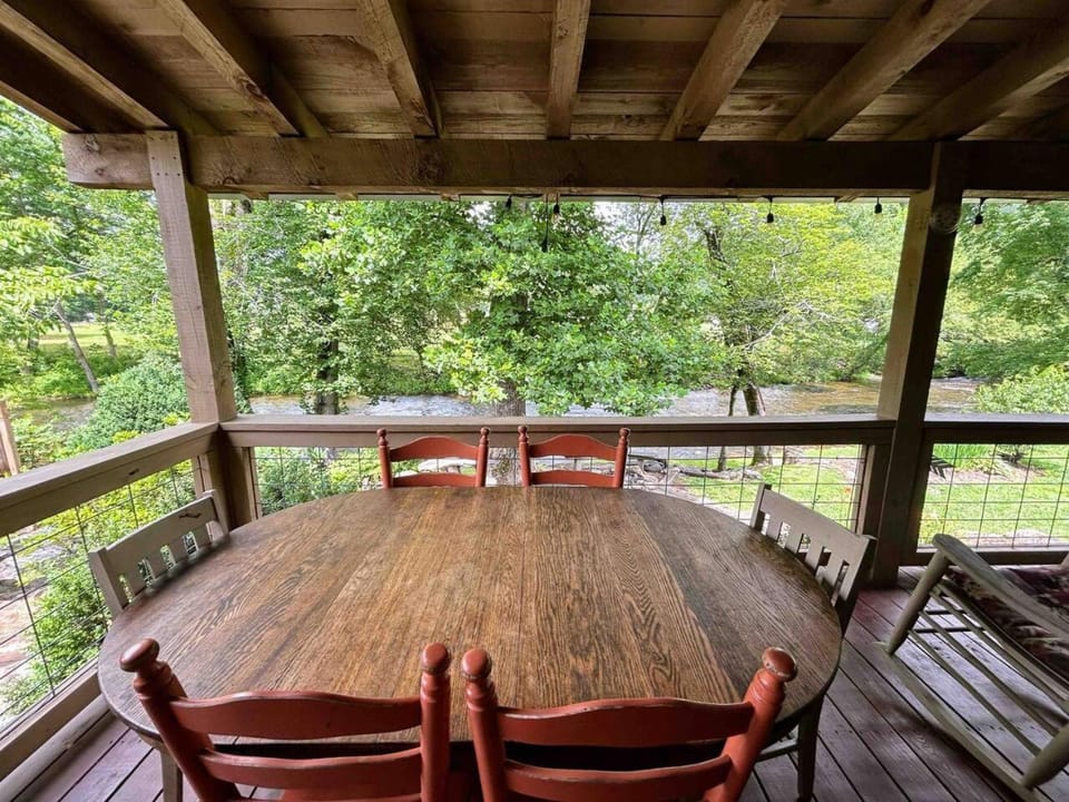Patio, View (from property/room), Balcony/Terrace, Dining area, Garden view