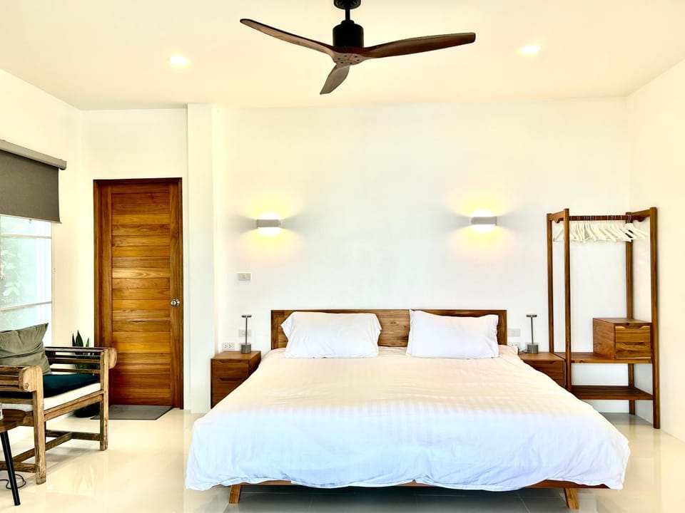Bathroom, Bedroom, fireplace, air conditioner, air conditioner