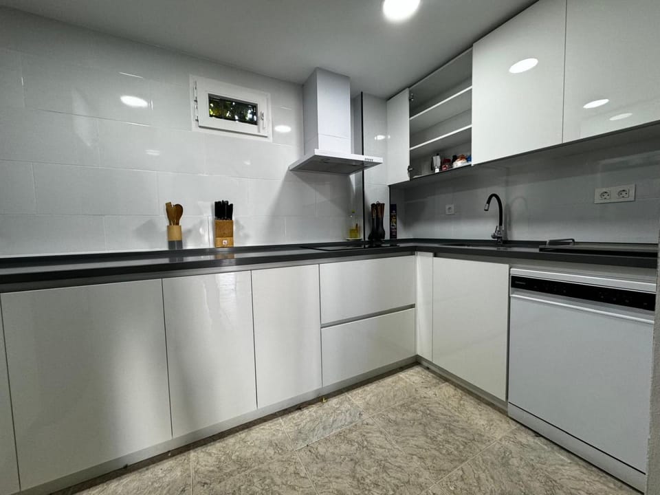 dishwasher, oven, pet friendly