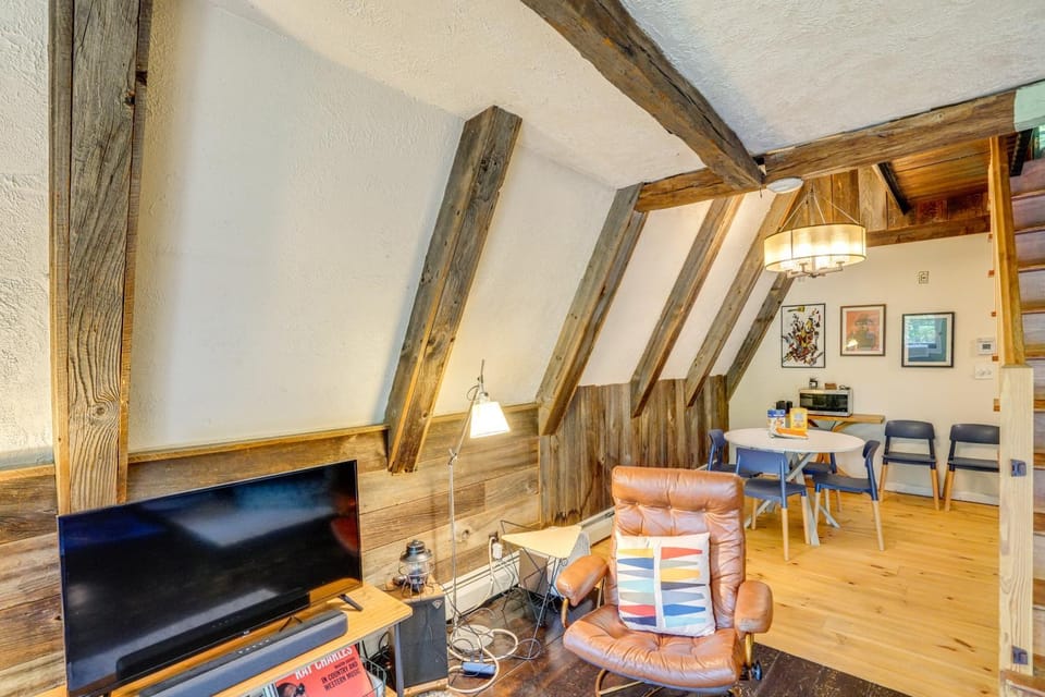 A-Frame Cabin w/ Furnished Deck in Becket! Cabin in Becket