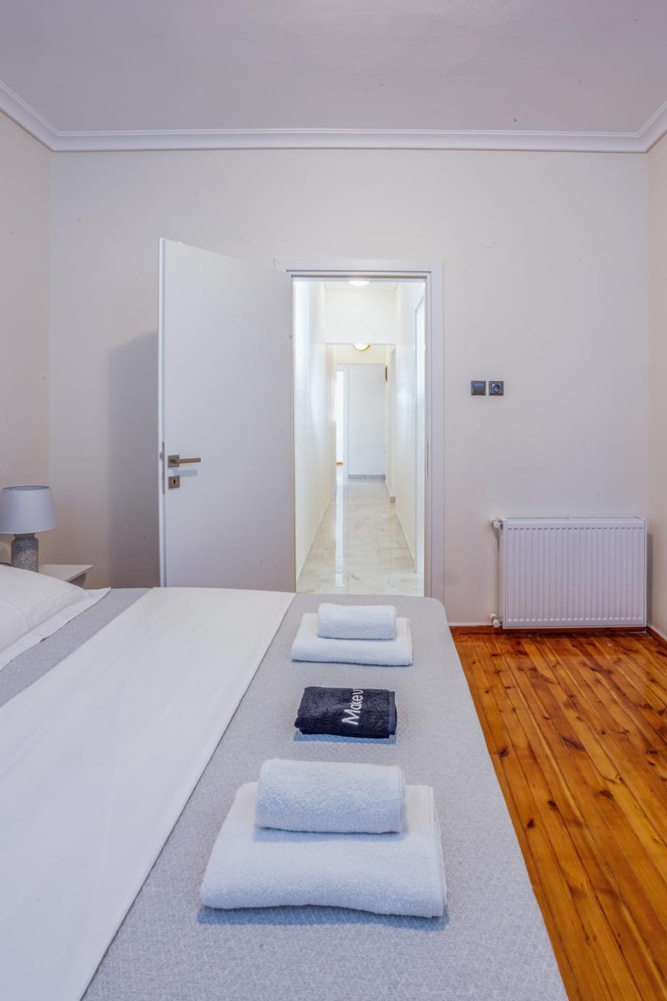 Bed, Photo of the whole room, Bedroom, internet, towels