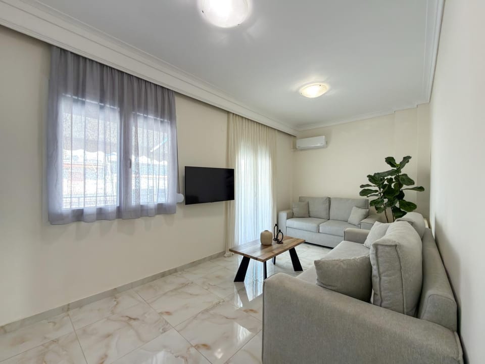TV and multimedia, Living room, Seating area, internet, air conditioner