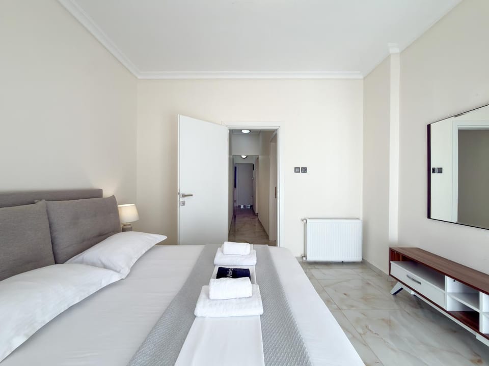Bed, Photo of the whole room, Bedroom, internet, towels