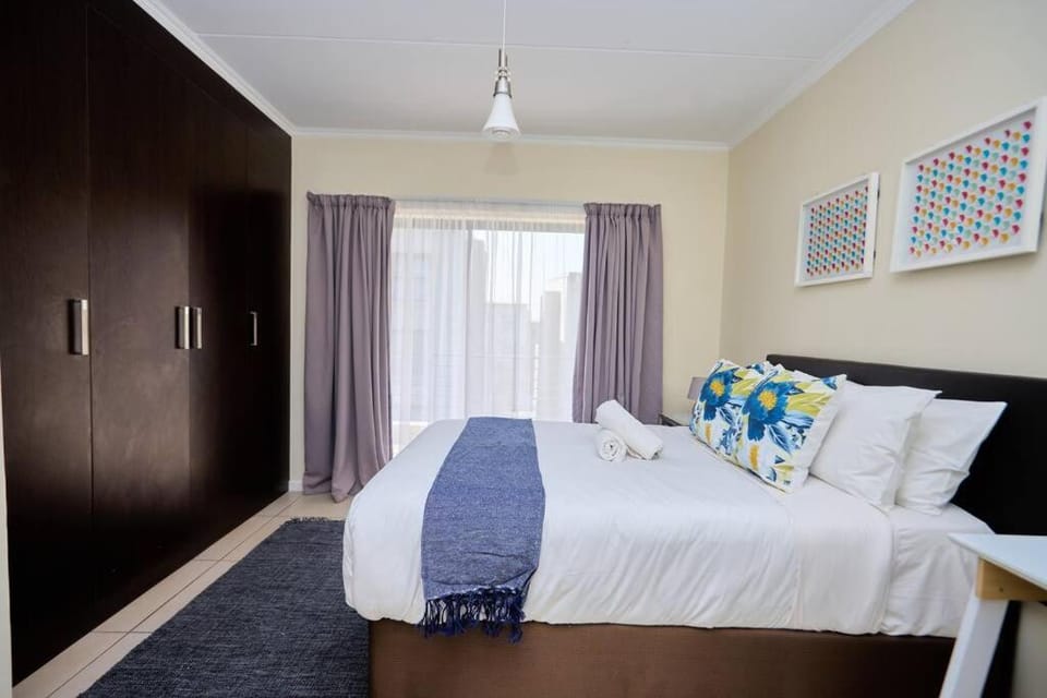 A Charm in Dainfern near Montecasino Sandton Apartment in Sandton