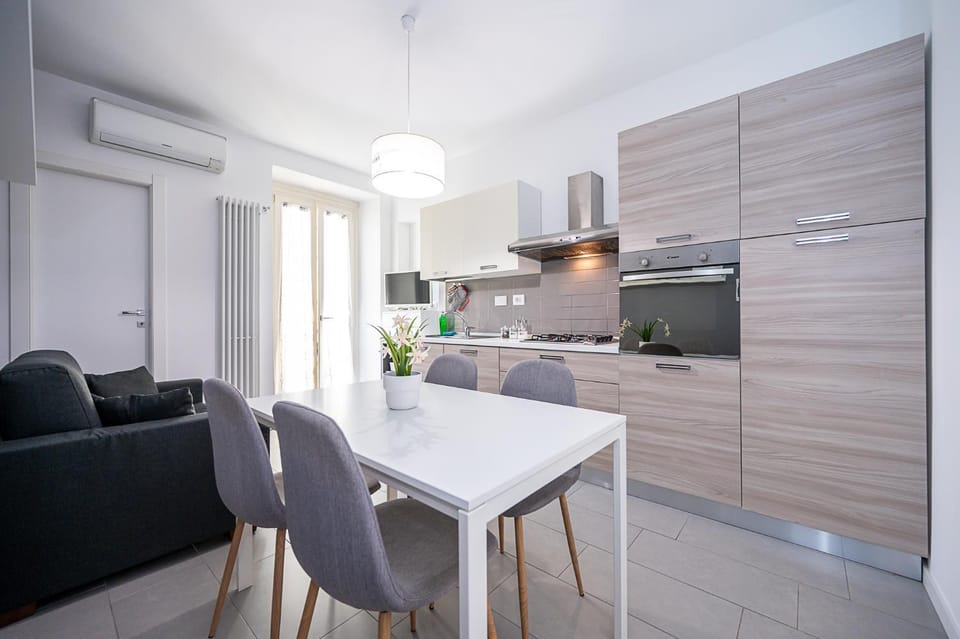 Kitchen or kitchenette, Living room, Dining area, stove