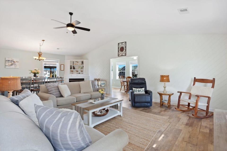 6018 - Wave Manor House in Nags Head