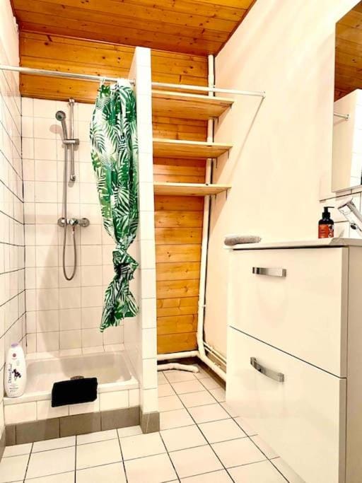 2 T2 proche place Carnot BOX A BAGAGES GRATUITS Apartment in Carcassonne