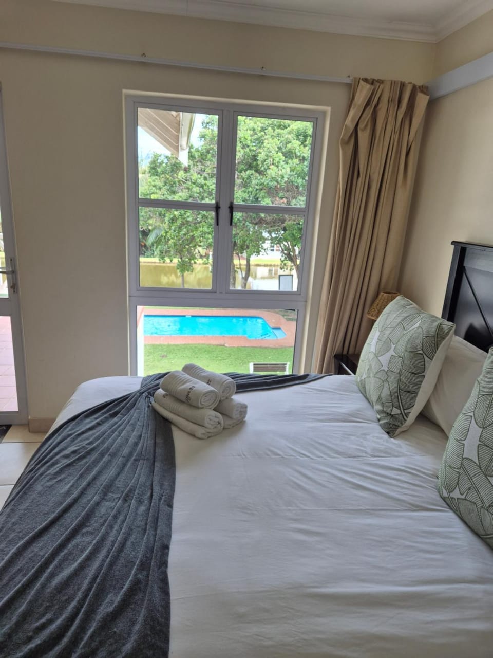 Bed, Bedroom, Pool view, Swimming pool, towels