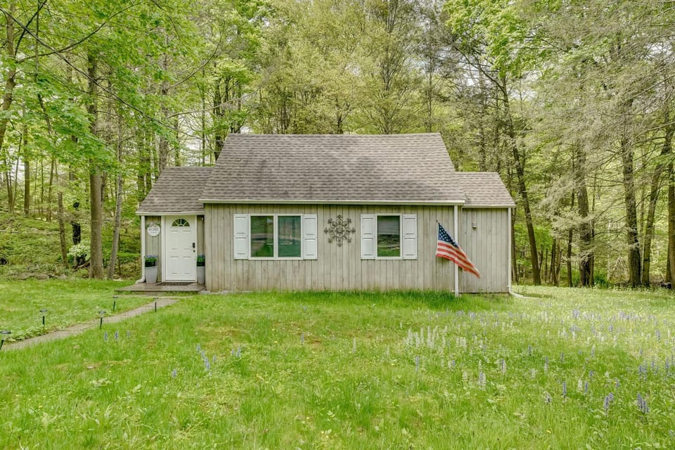 South Salem Vacation Rental w/ Furnished Deck! House in Ridgefield