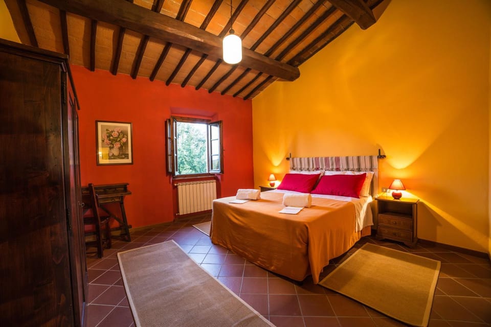 Agriturismo Fattoria Pagnana Wine & Pool Farm Stay in Tuscany