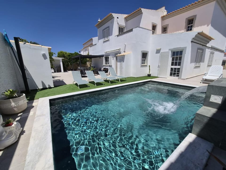 Pool view, Swimming pool, sunbed