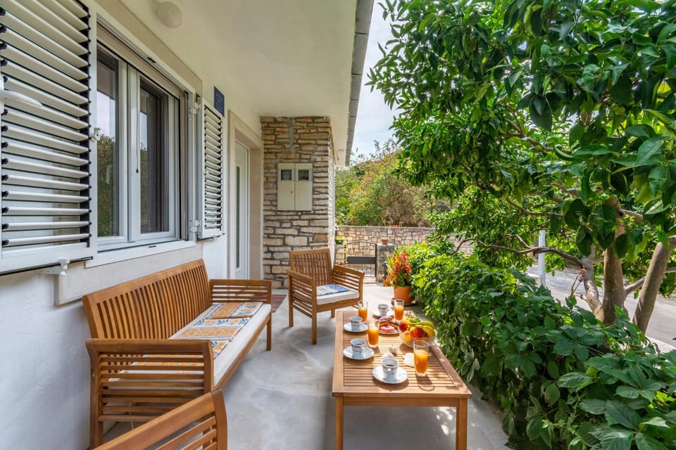 Patio, Facade/entrance, Balcony/Terrace