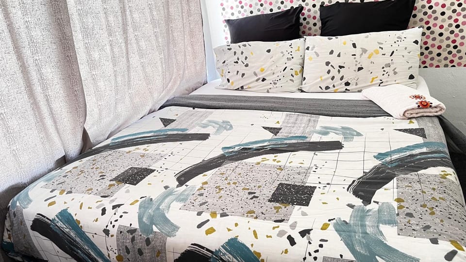 S-star luxury Lounge Apartment in Roodepoort
