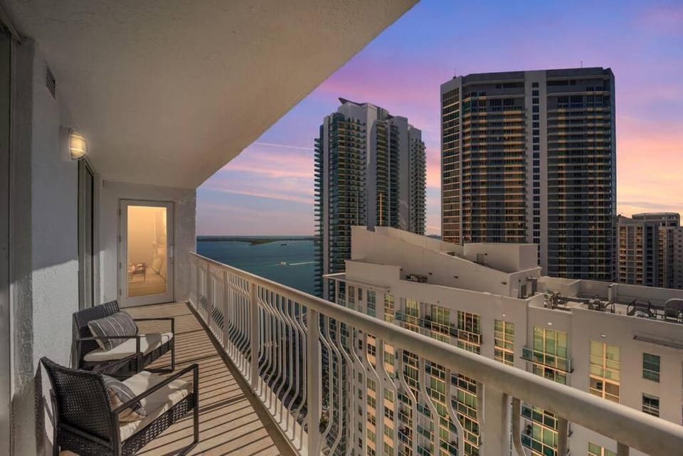 *Luxury Brickell High Rise Condo City/Ocean Views* Apartment in Brickell