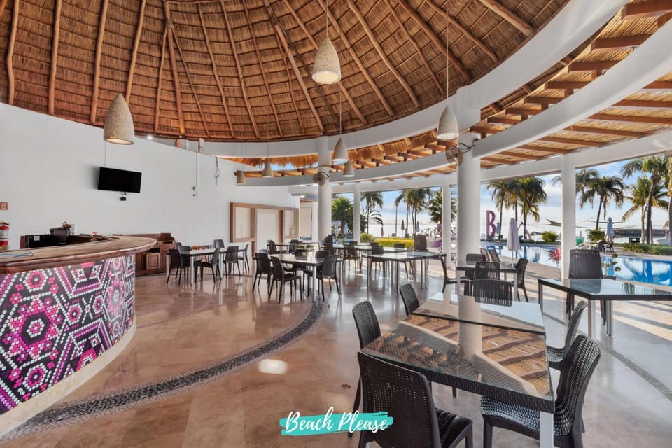 Restaurant/places to eat, Swimming pool