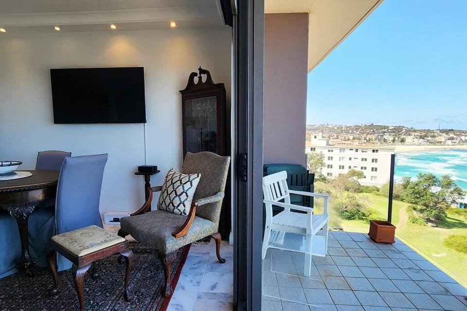 Day, Natural landscape, TV and multimedia, View (from property/room), Balcony/Terrace, Balcony/Terrace, Living room, Seating area, Evening entertainment, Sea view